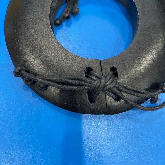 Unique wood black bracelet - Picture 4 of 4